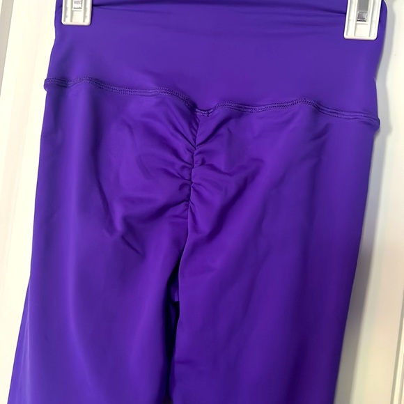 Purple ABS2B workout pants with scrunched back seam - Picture 4 of 4